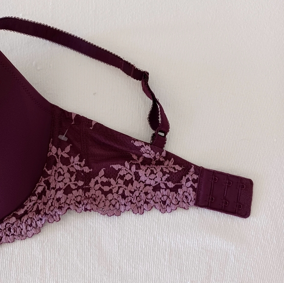 NWOT Wacoal Embrace Lace T-Shirt Bra, size 32DD - Picture 8 of 15